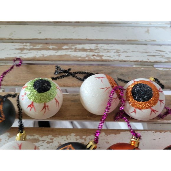 Eyeball spider web ball ornament Halloween tree de - Picture 3 of 7